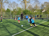 Trainingsavond S.K.N.W.K. JO7-1, JO11-1JM en JO12-1JM van maandag 8 april 2024 (47/79)